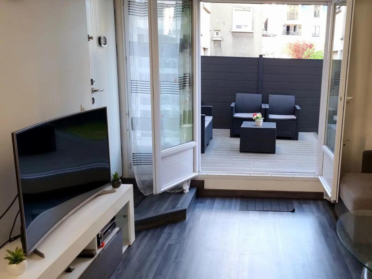 Superbe Appartement Avec Jardin Proche Versailles Saint-Cyr-lʼÉcole Exterior foto