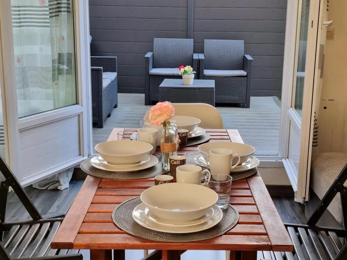 Superbe Appartement Avec Jardin Proche Versailles Saint-Cyr-lʼÉcole Exterior foto