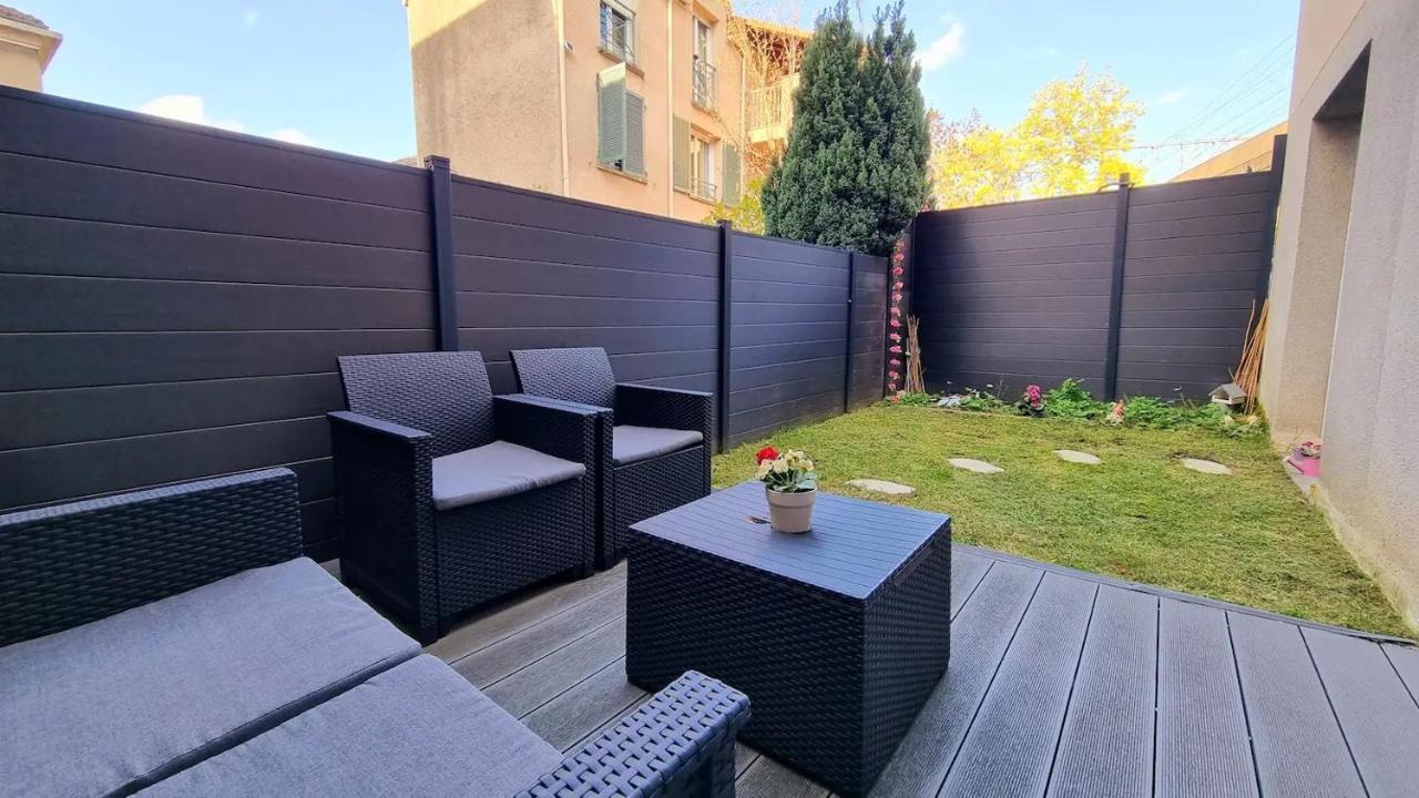 Superbe Appartement Avec Jardin Proche Versailles Saint-Cyr-lʼÉcole Exterior foto
