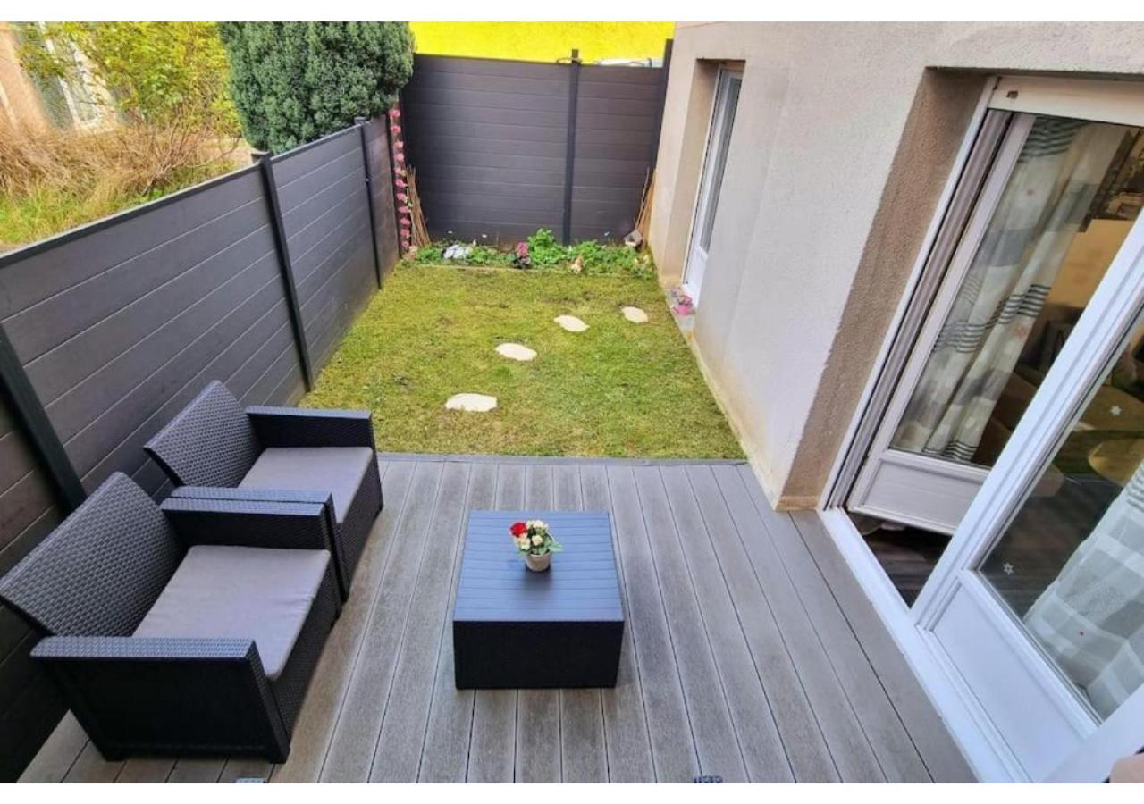 Superbe Appartement Avec Jardin Proche Versailles Saint-Cyr-lʼÉcole Exterior foto